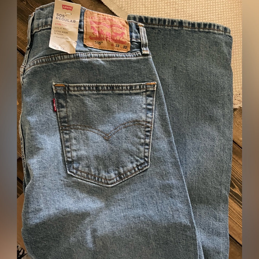 NWT men’s Levi’s 505 Regular medium wash